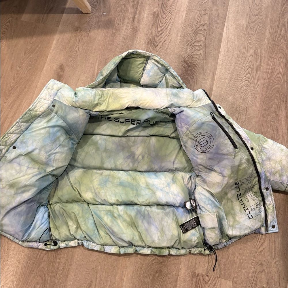 Aritzia Super Puff Shorty in Quicksilver Blue and Green - Picture 11 of 12